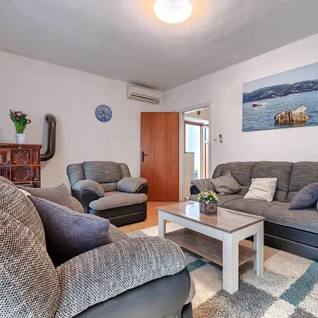 Lorena By Interhome Raša