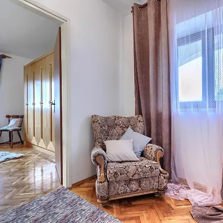 Hébergement de vacances Lorena By Interhome Raša