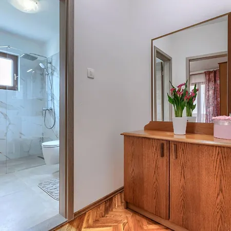 Lorena By Interhome Vikendica *