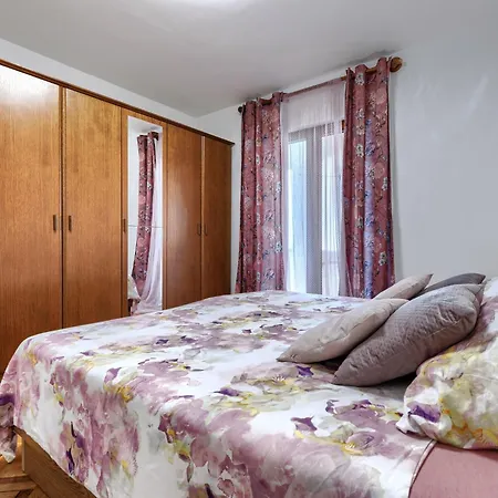 Lorena By Interhome Holiday home Rasa