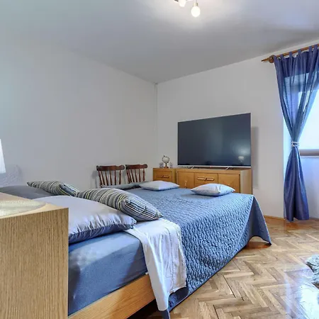 Ferienhaus Lorena By Interhome Raša