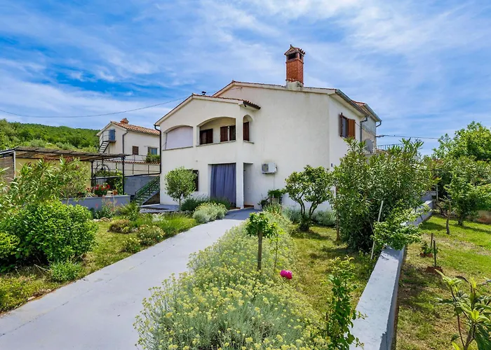 Semesterbostad Lorena By Interhome