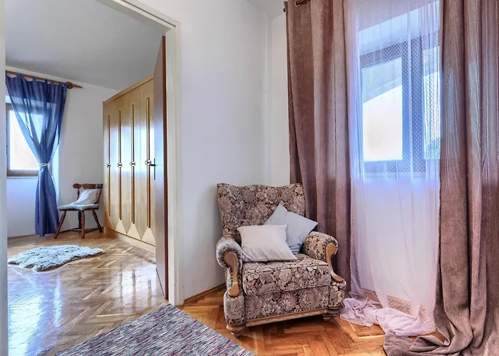 Semesterbostad Lorena By Interhome Raša